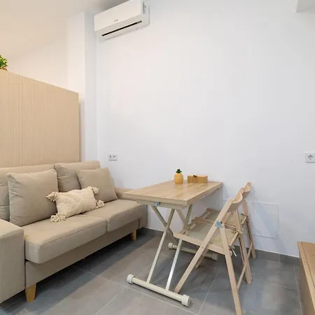 Cosy Near Ave Station アパート マラガ
