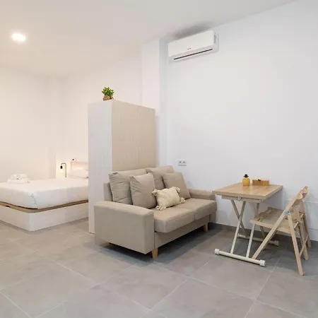 Cosy Near Ave Station *