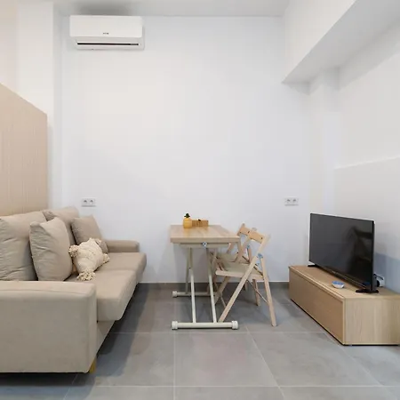 Cosy Near Ave Station * マラガ